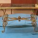 Table basse en fer forgé, plateau en marbre veiné, 1940-1950