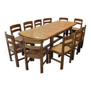 Regain house dining room in elm