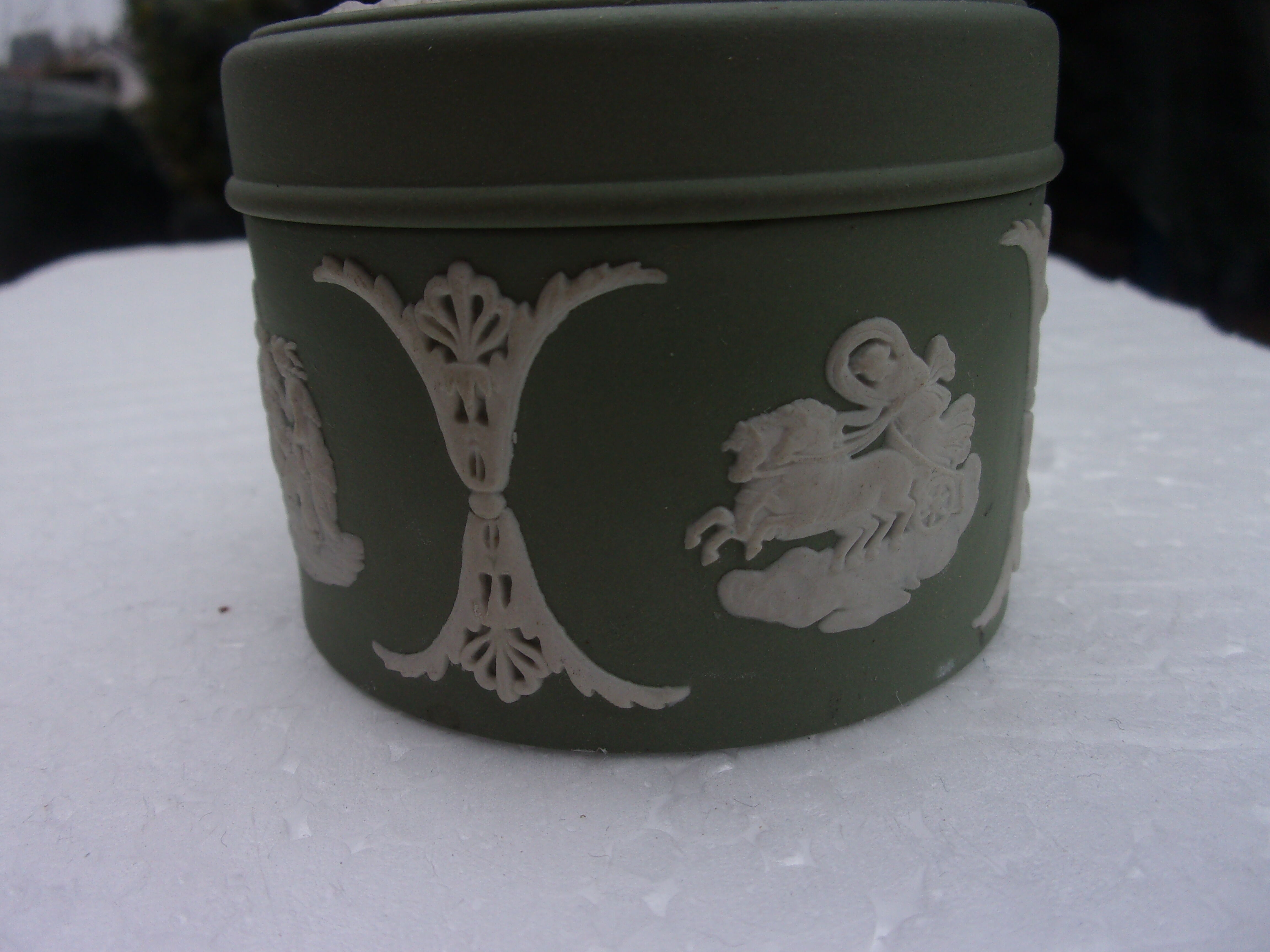 Boite a bijoux ancienne porcelaine wedgwood verte
