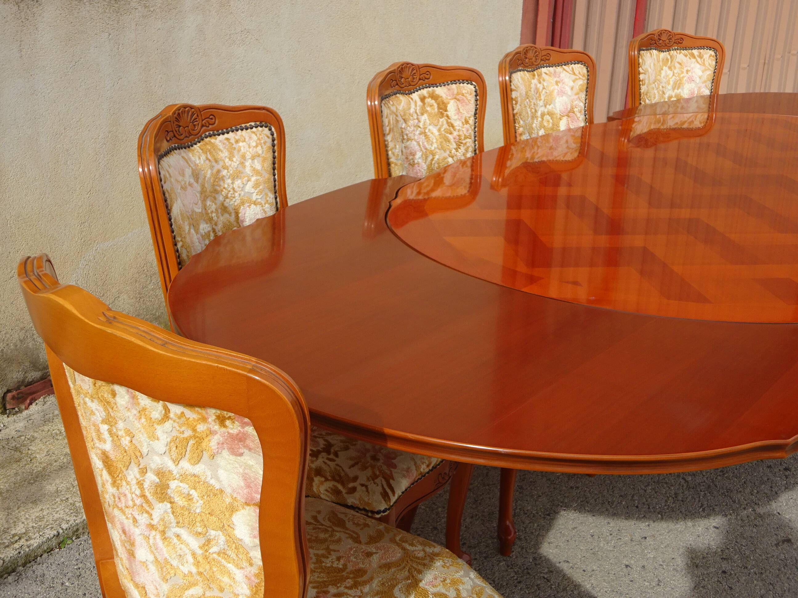 Table ovale avec rallonges, style Louis XV