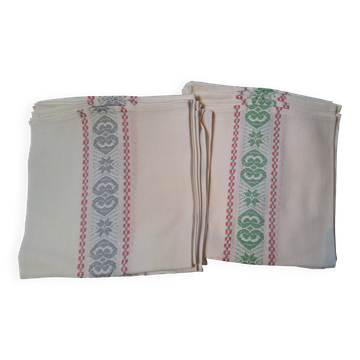 12 Pyrenees linen napkins