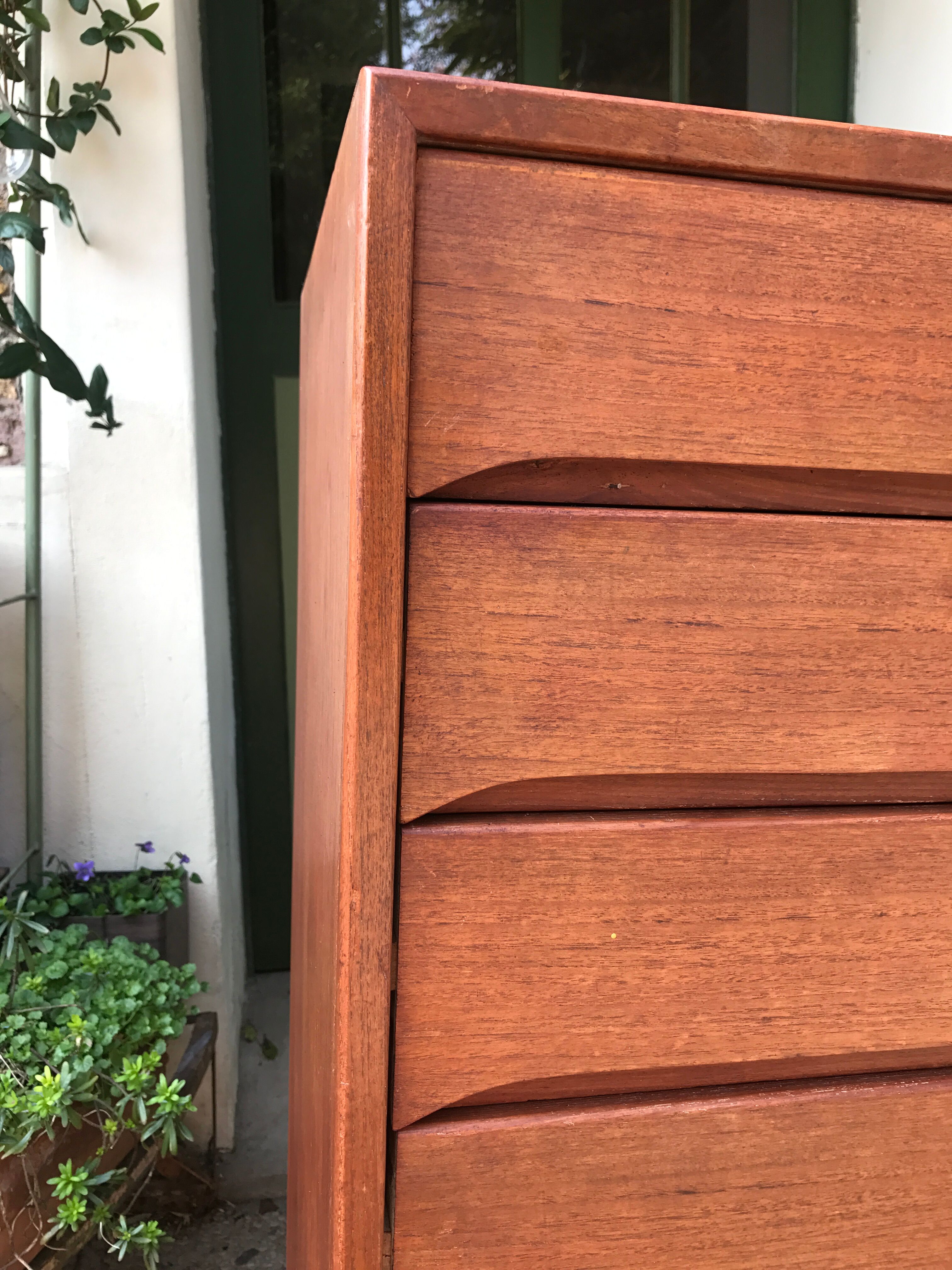 Scandinavian chest of drawers