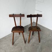 Paire de chaises tripodes savoyardes art populaire chêne