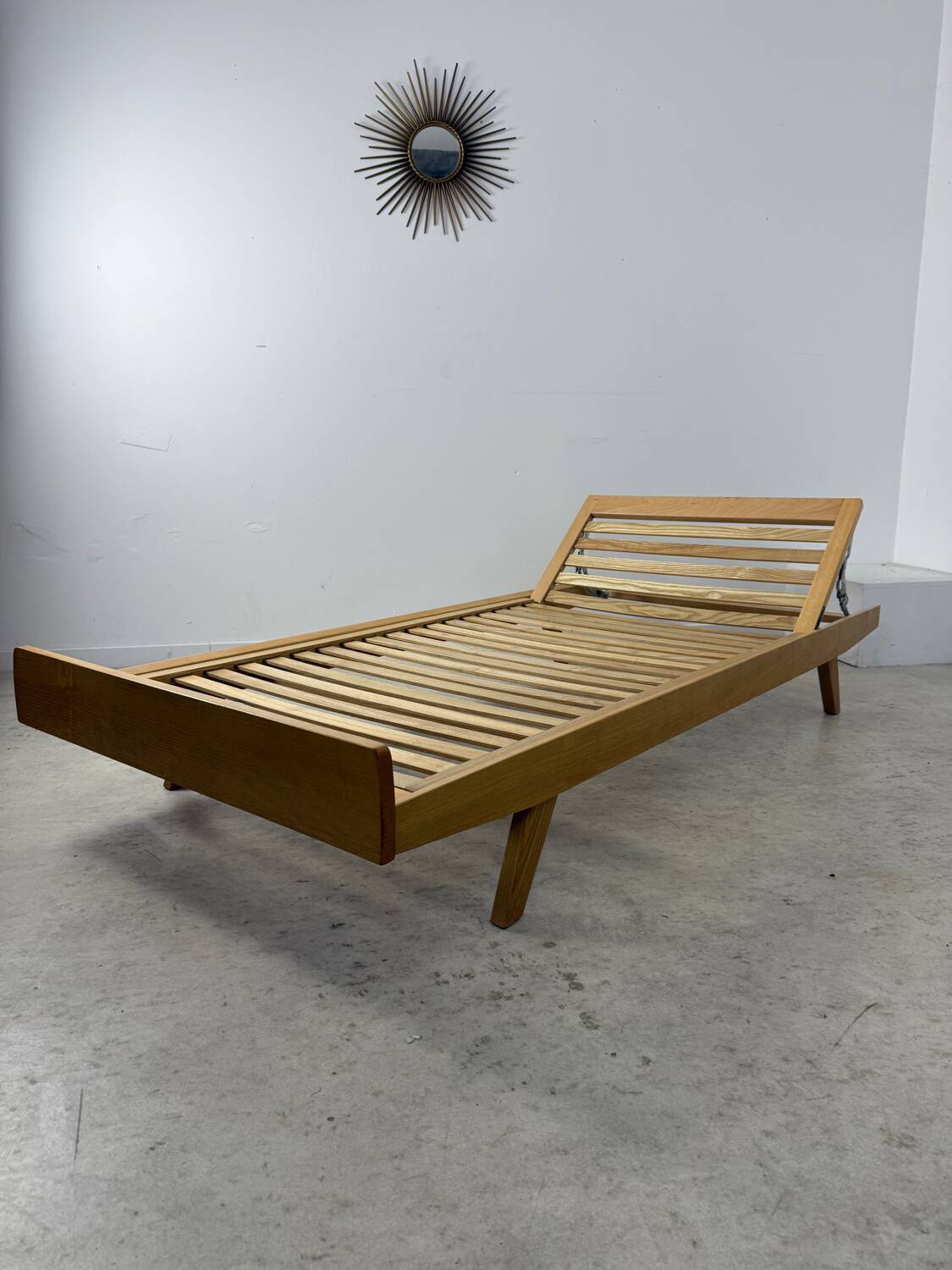 Ancienne banquette Daybed / lit réglable en bois design Holma vintage années 60