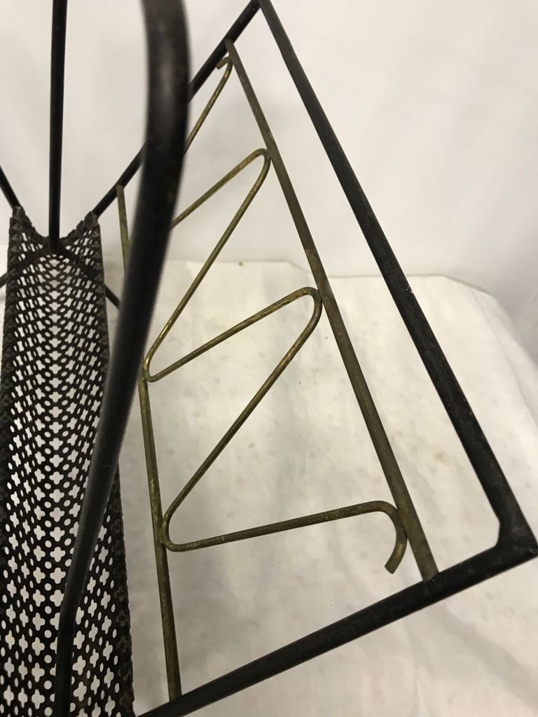 Metal black and gold magazine rack