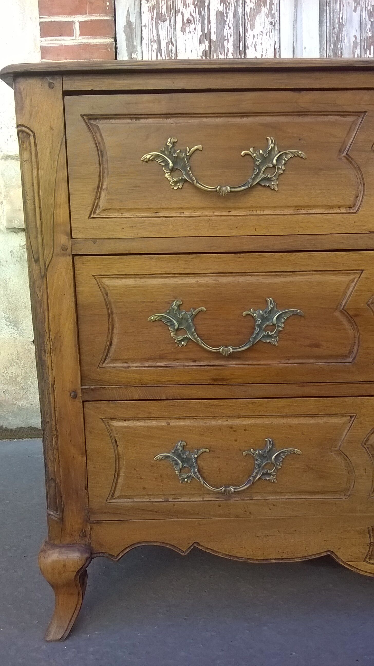 Louis XV dresser