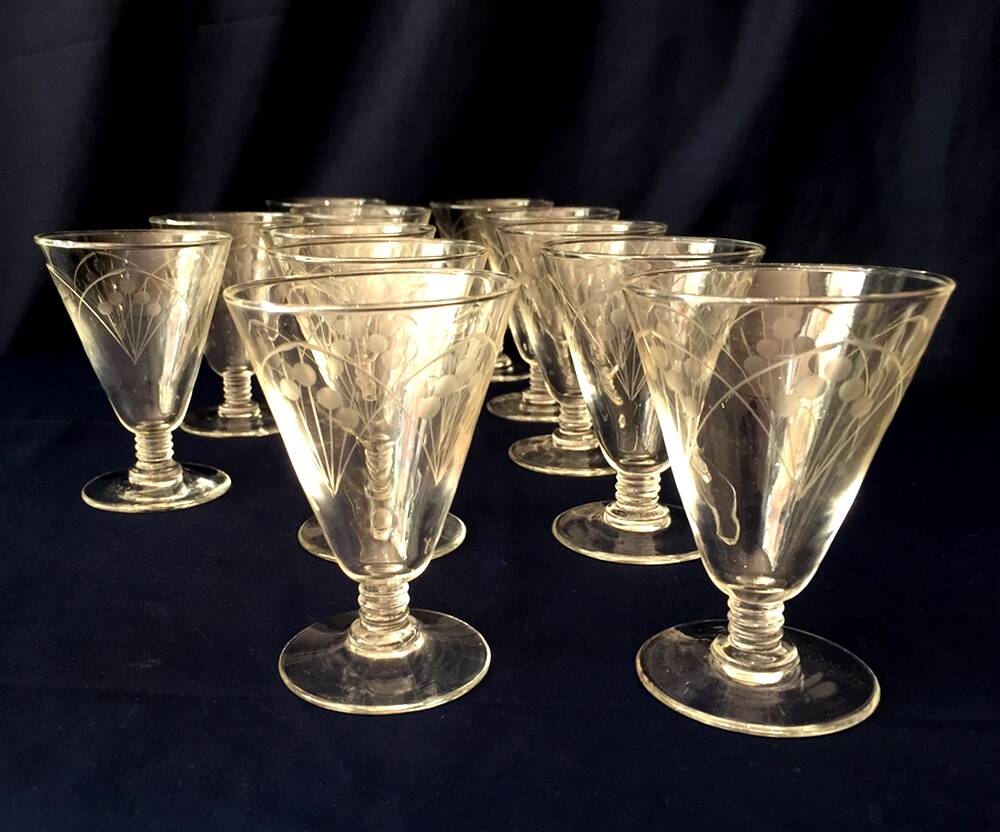 Set of 12 glass liqueur glasses from the 1930s 1940s