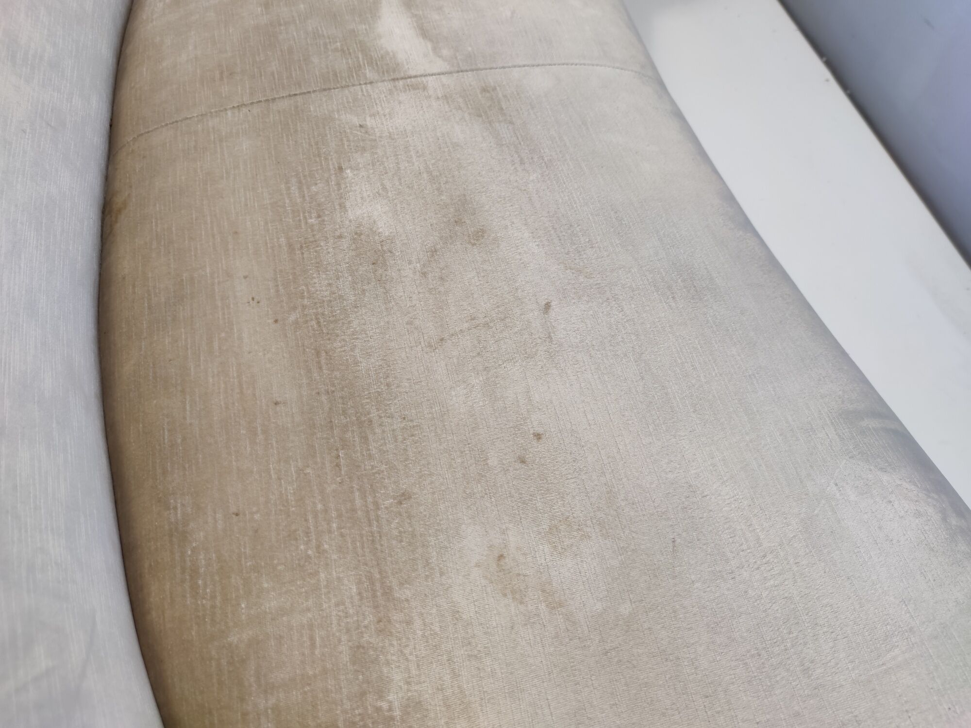 Fairy-tale kidney bean beige velvet sofa, italy
