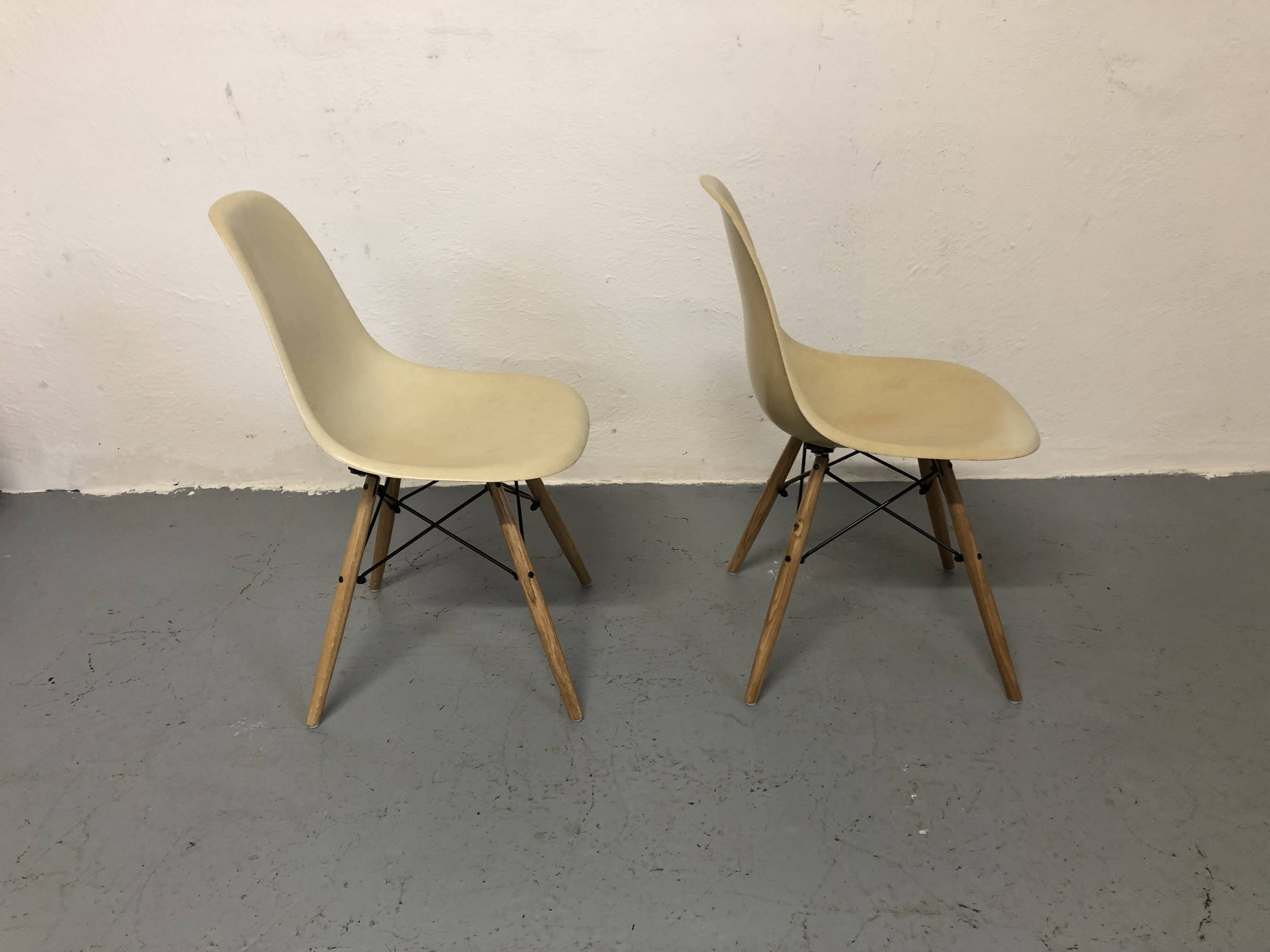 set of two DSW chairs Herman Miller