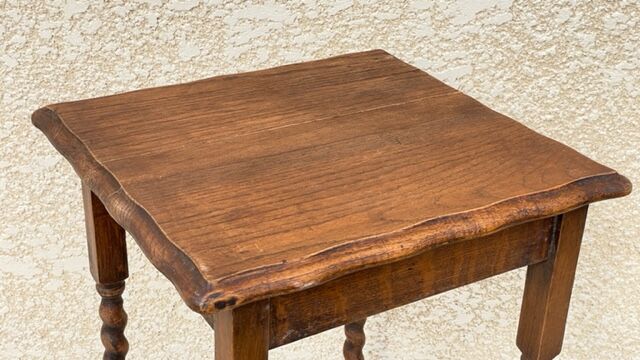 Side table in the countryside style in turned wood