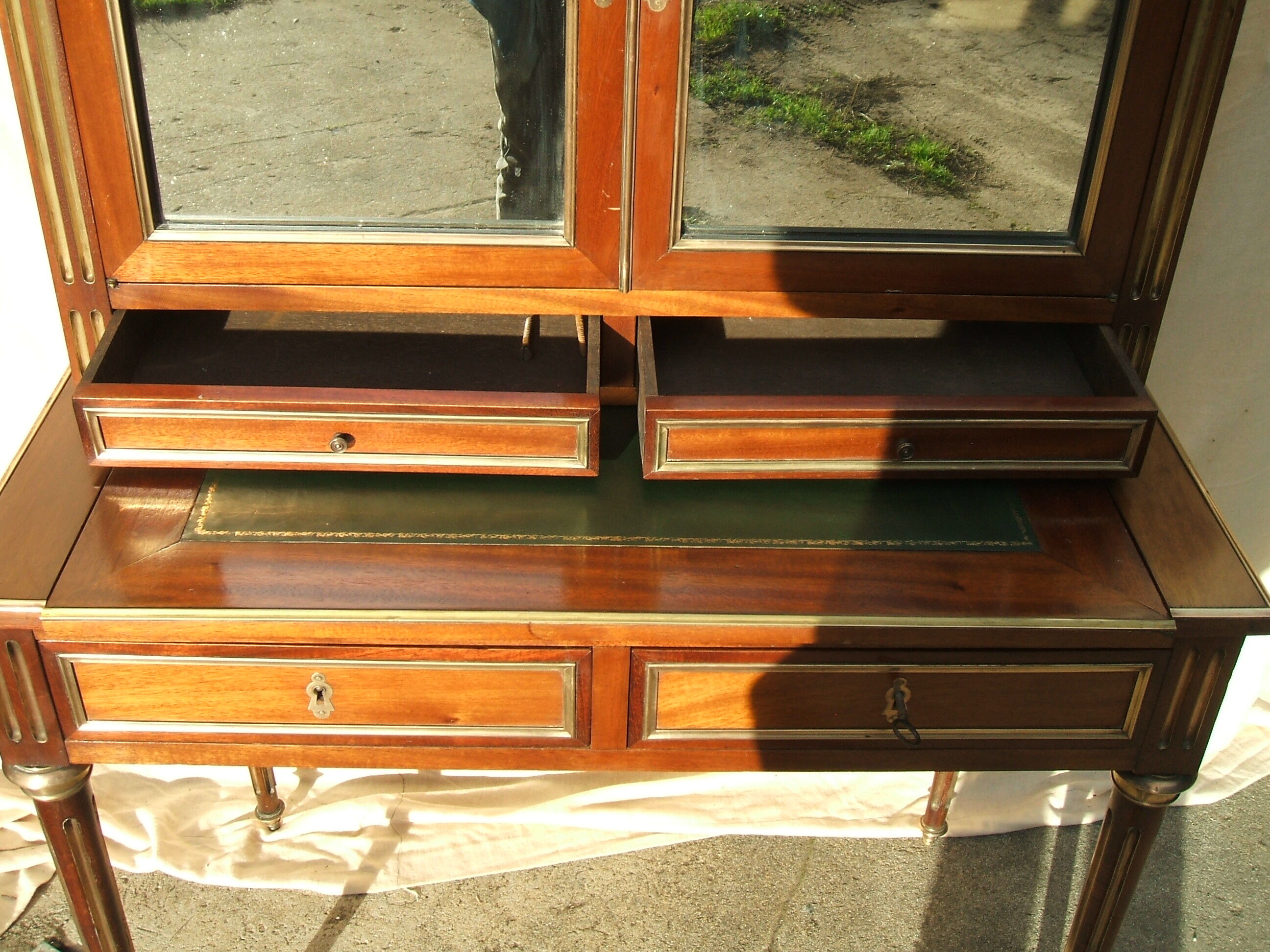 Bureau de dame Louis XVl acajou