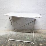 Folding garden table