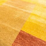 Hand tufted vintage rug by Karin Bernholm, for Axeco Svenska AB. 200 x 142 cm (79 x 56 in)