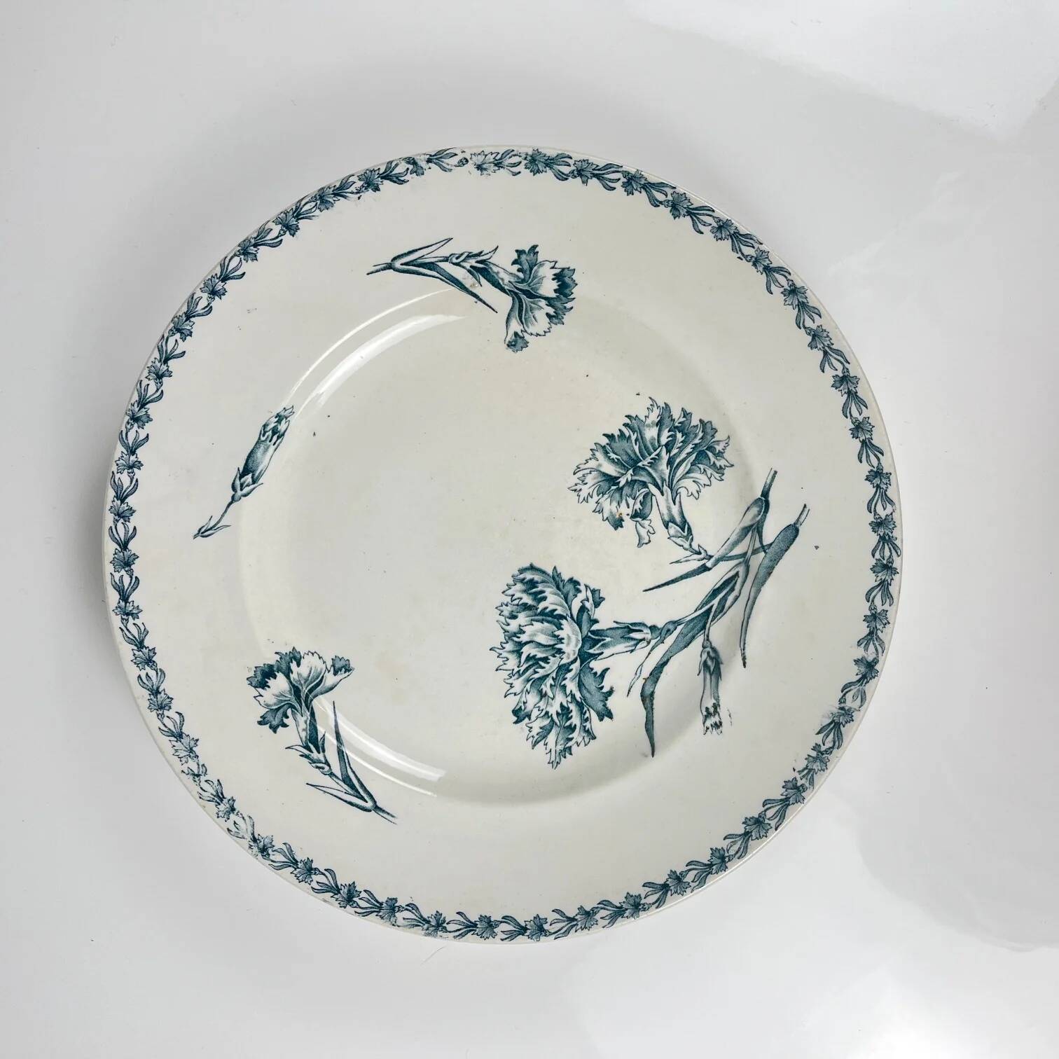 Round plate model "Carnation", KG Lunéville, ironstone, 19th century