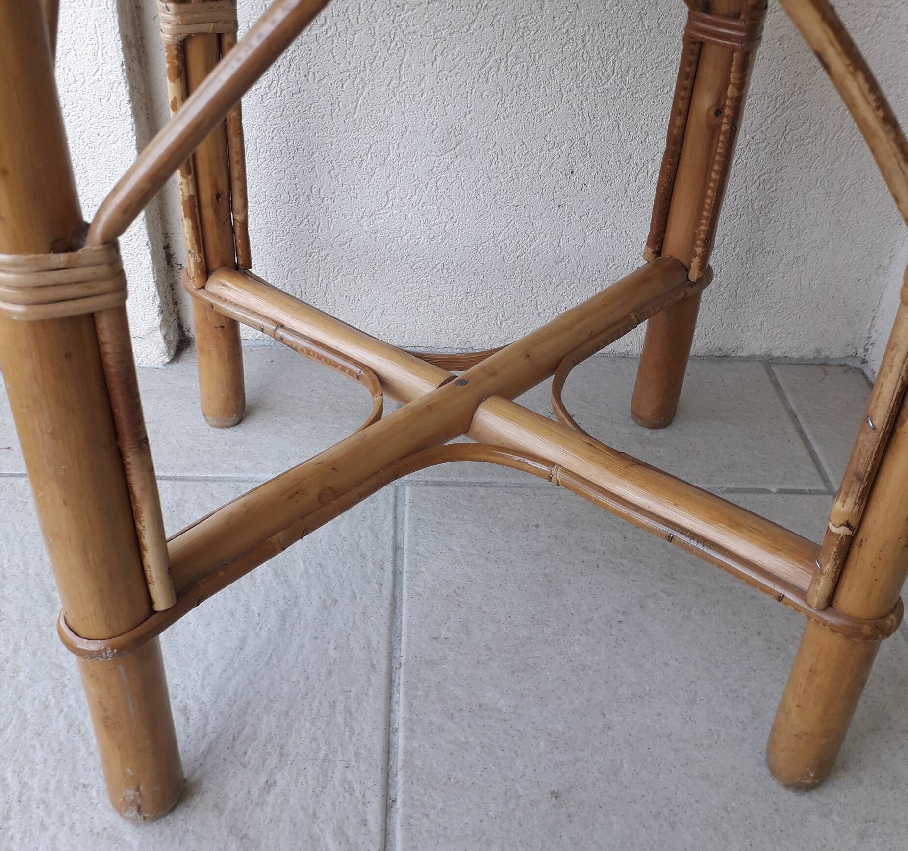 2 tables basses en rotin