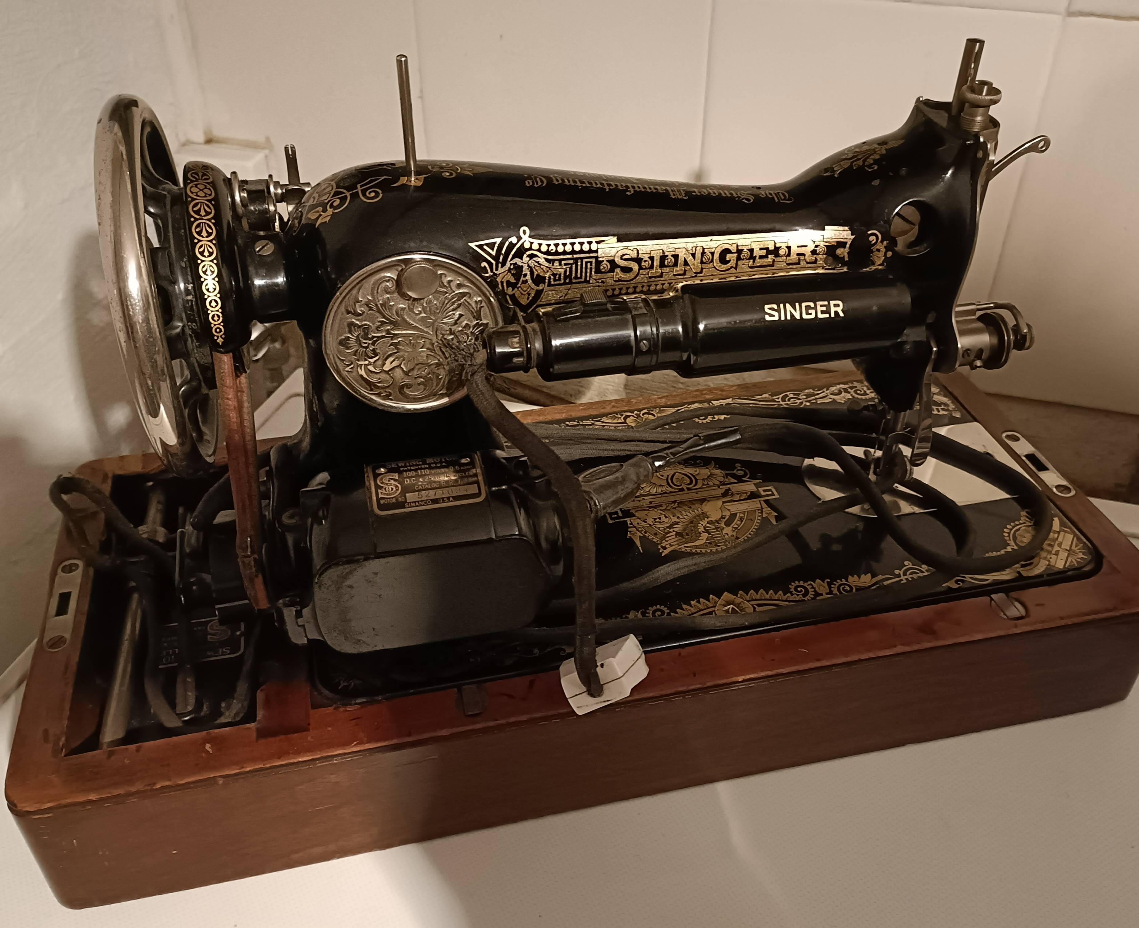 Machine a coudre ancienne singer portable et electrique