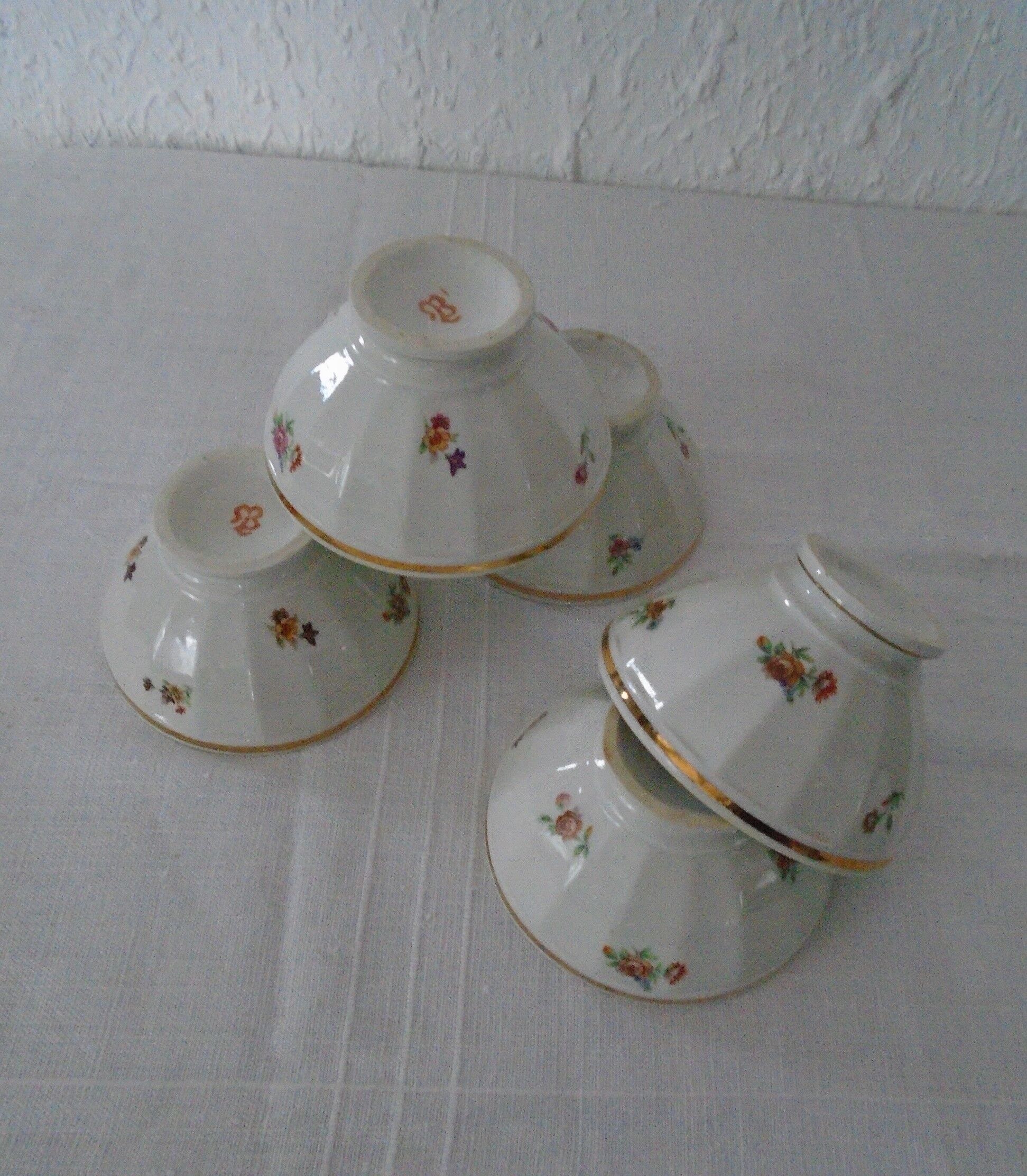 5 Old sowing seedling bowls of small flowers signed