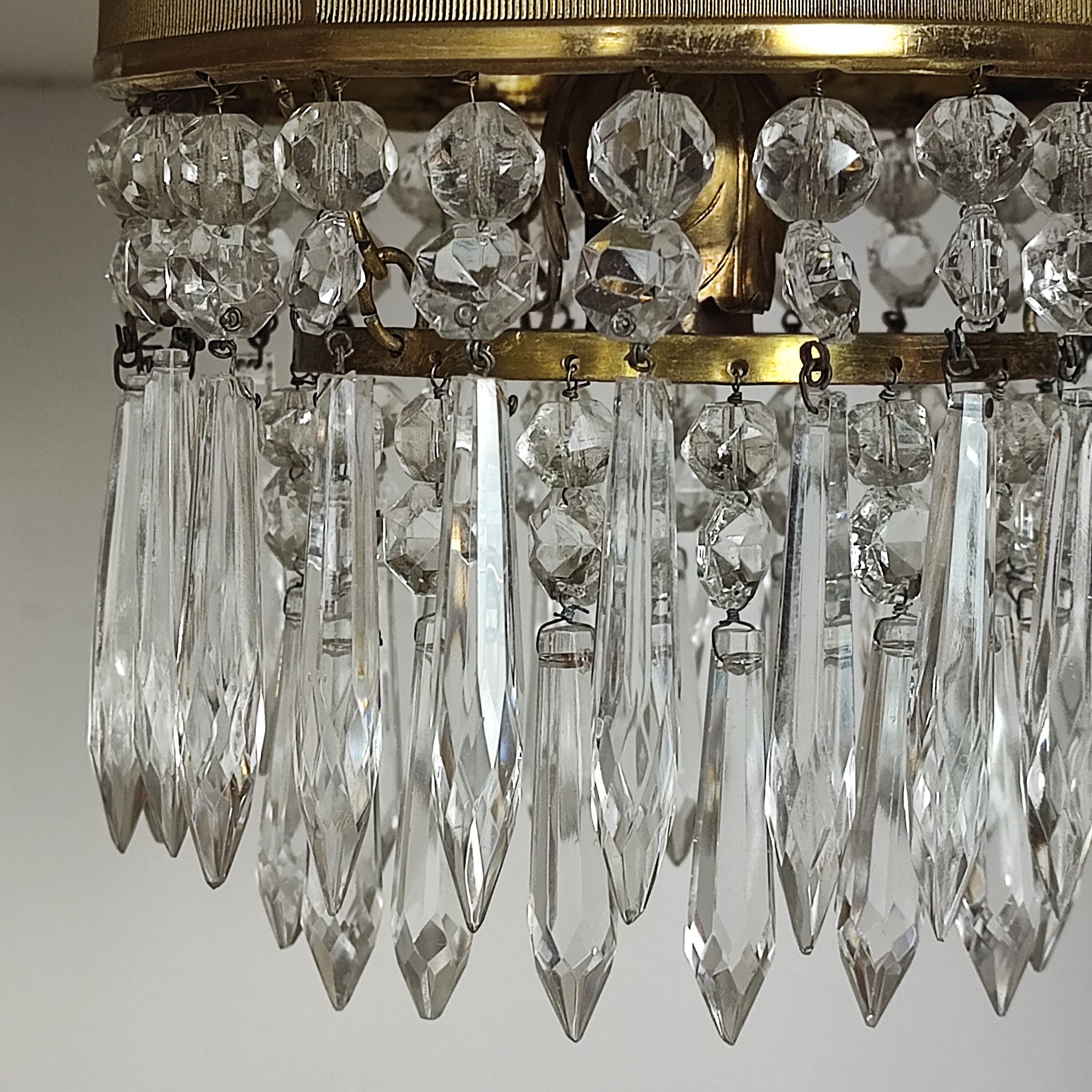 Ceiling lamp tassels