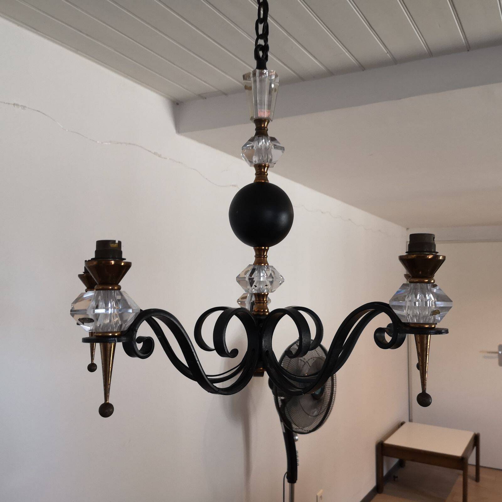 Lustre moderniste en fer forgé, laiton et cristal de Sèvres, 1950