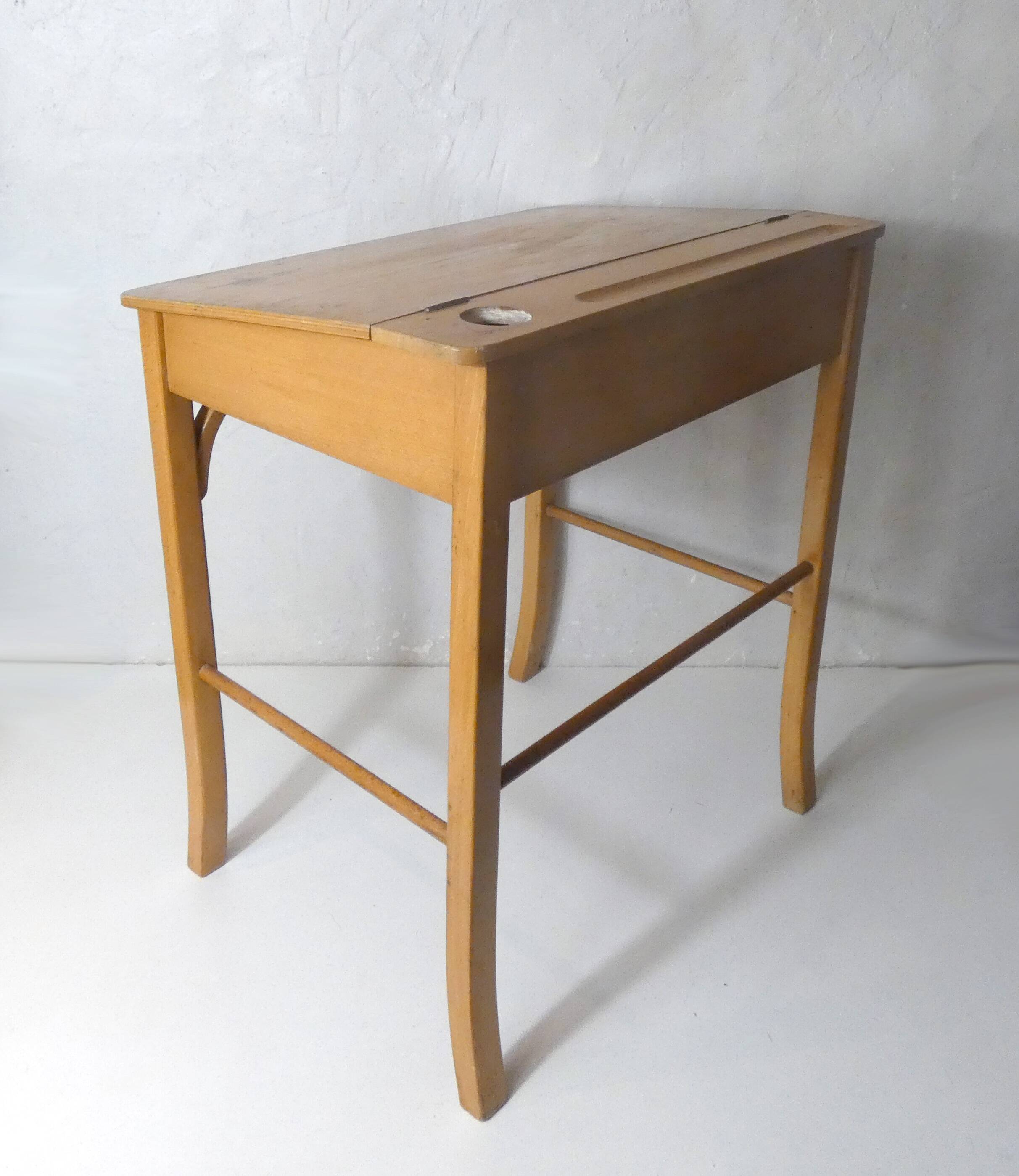 Desk + Baumann chair for children