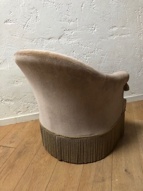 Beige velvet toad chair