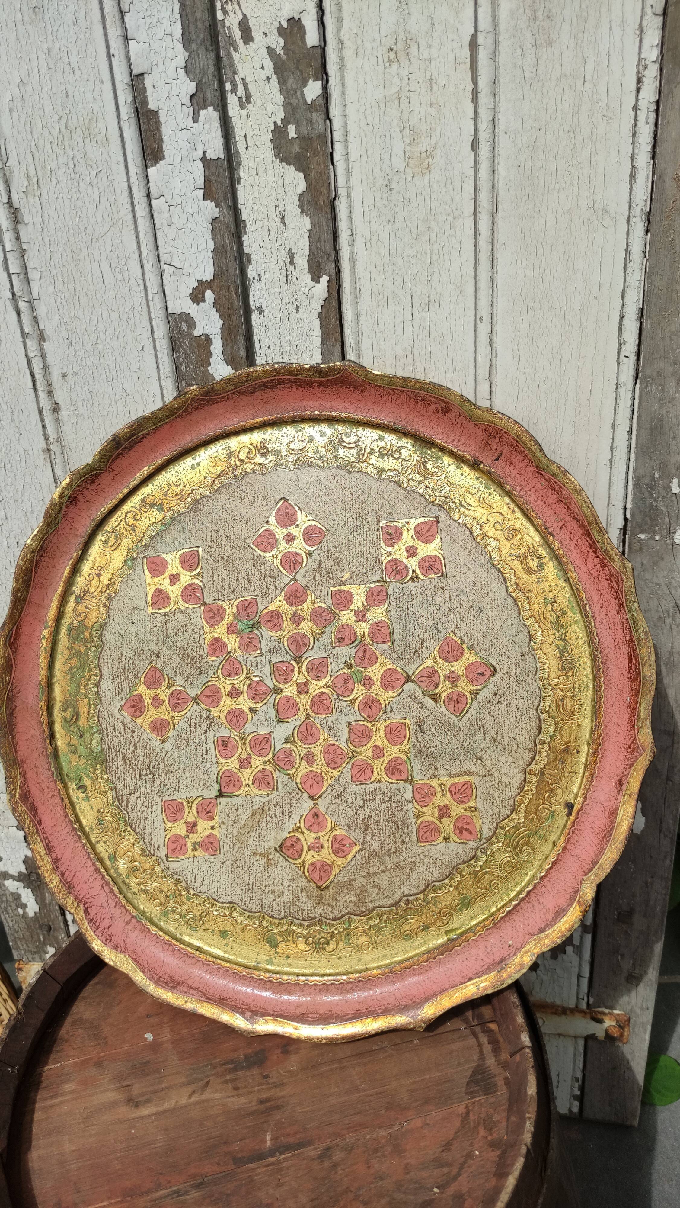 Pink and golden Florentine round top