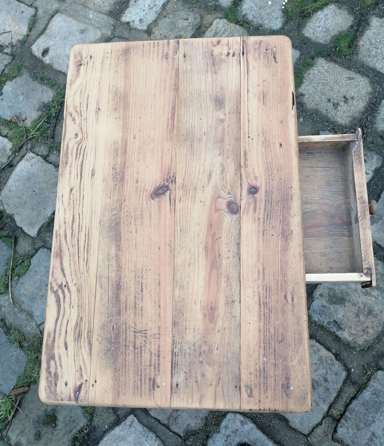 Coffee farmhouse table