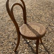 Chaise cannée pour enfant