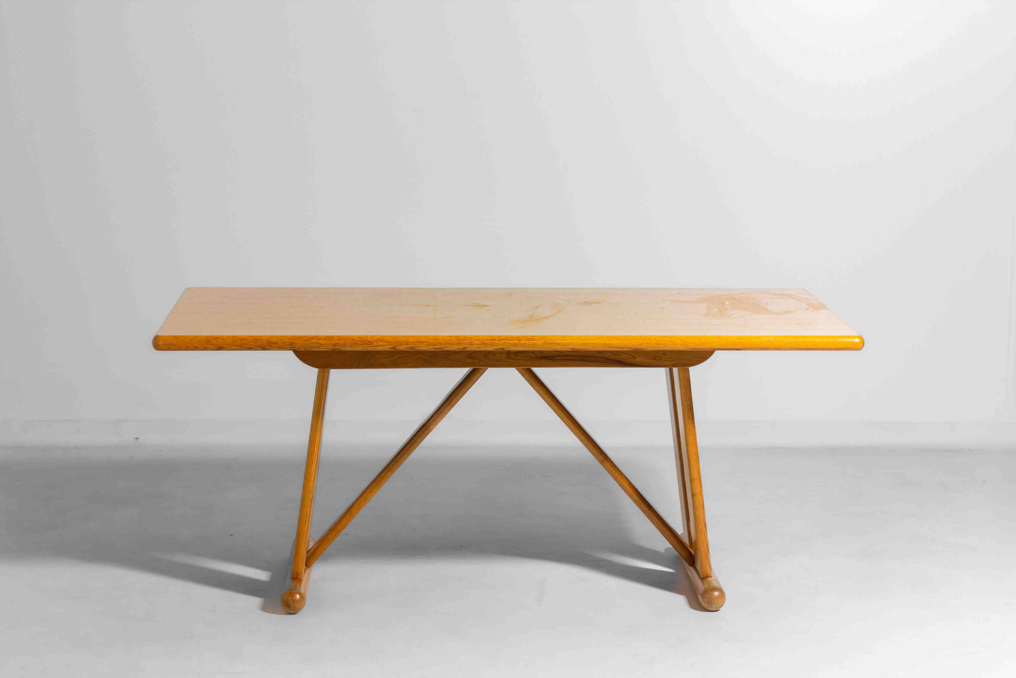 Geometrical dining table in oak, Italy 1980s
