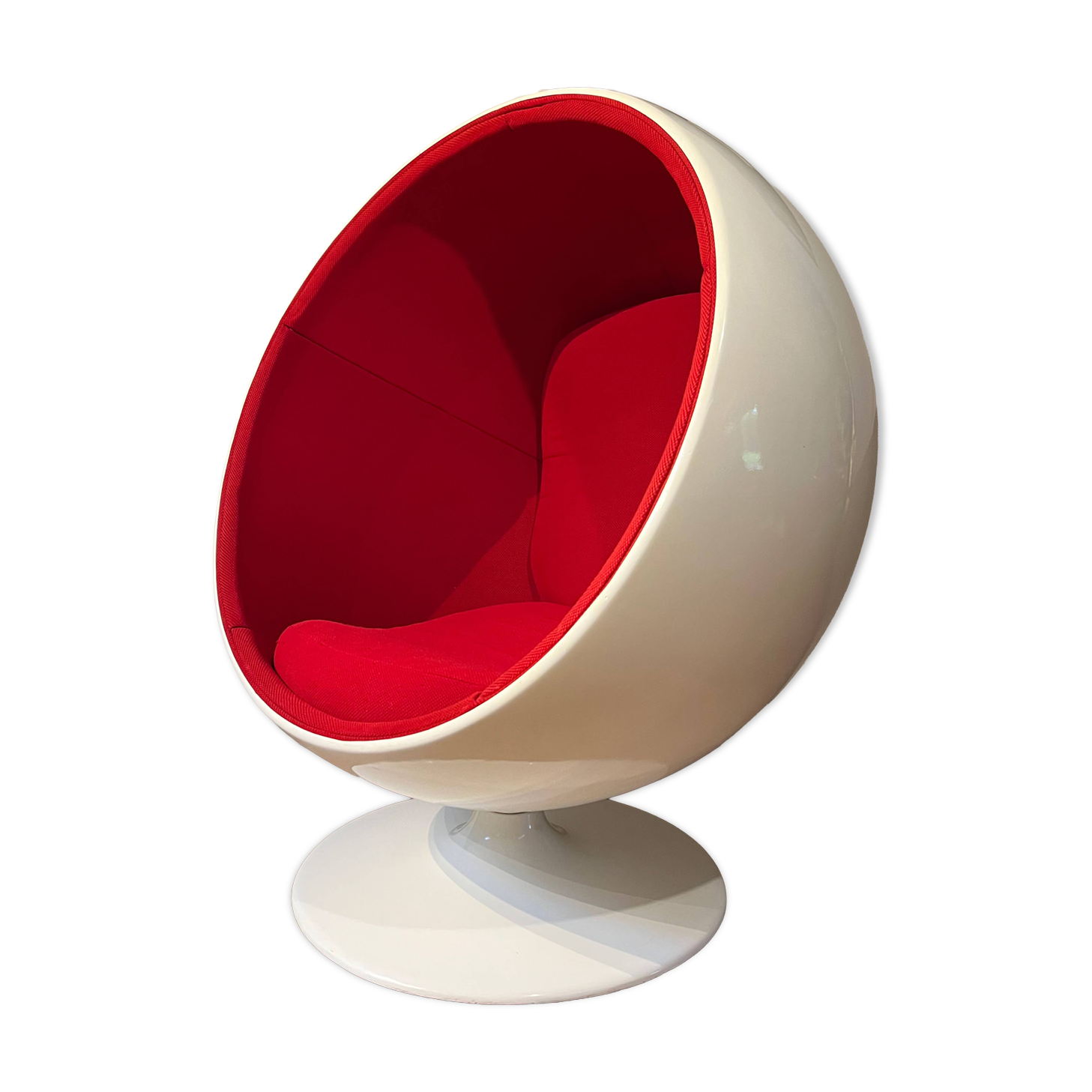 Ball Chair by Eero Aarnio from the 1980s.