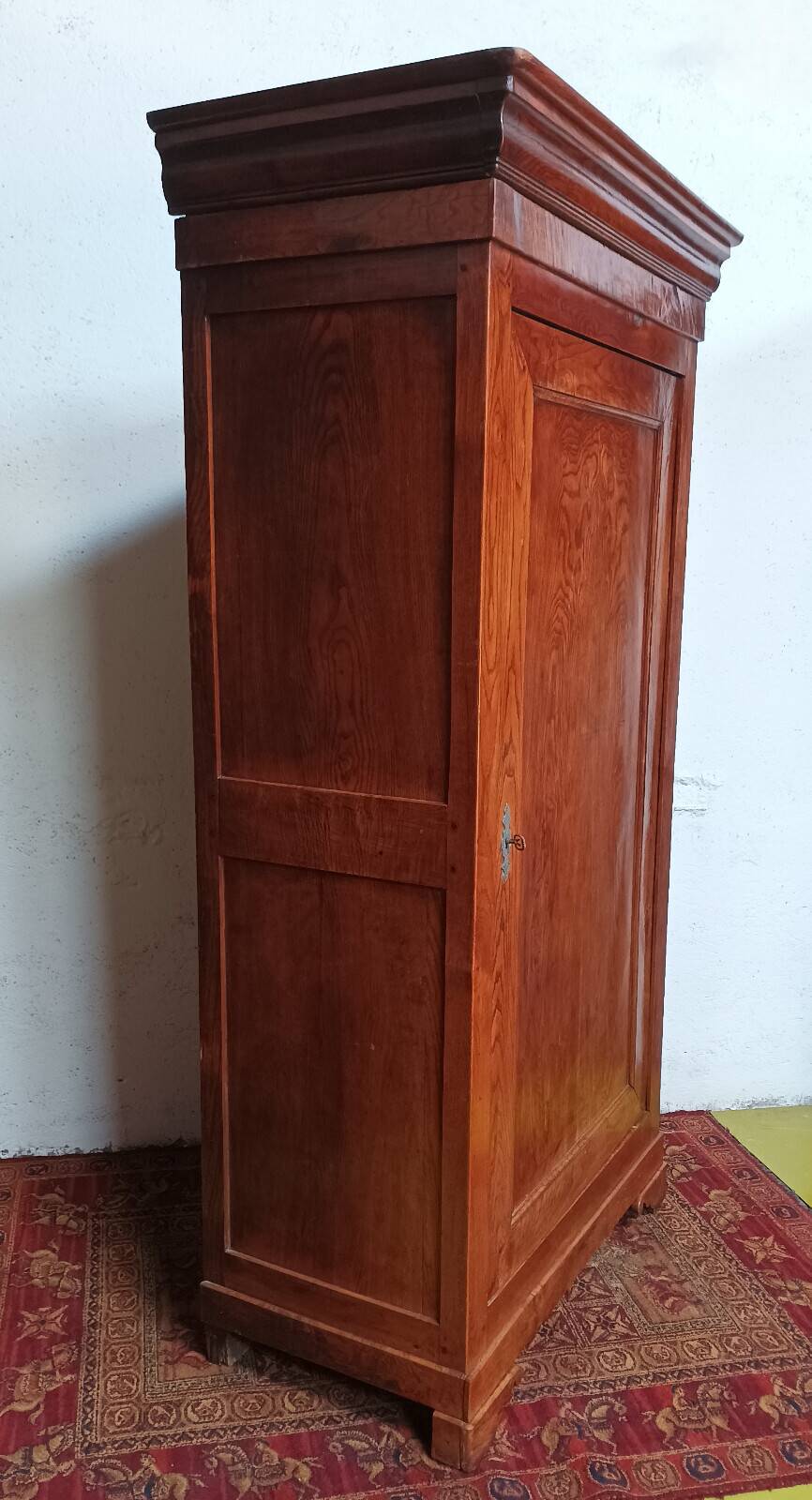 Louis Philippe oak single-door wardrobe