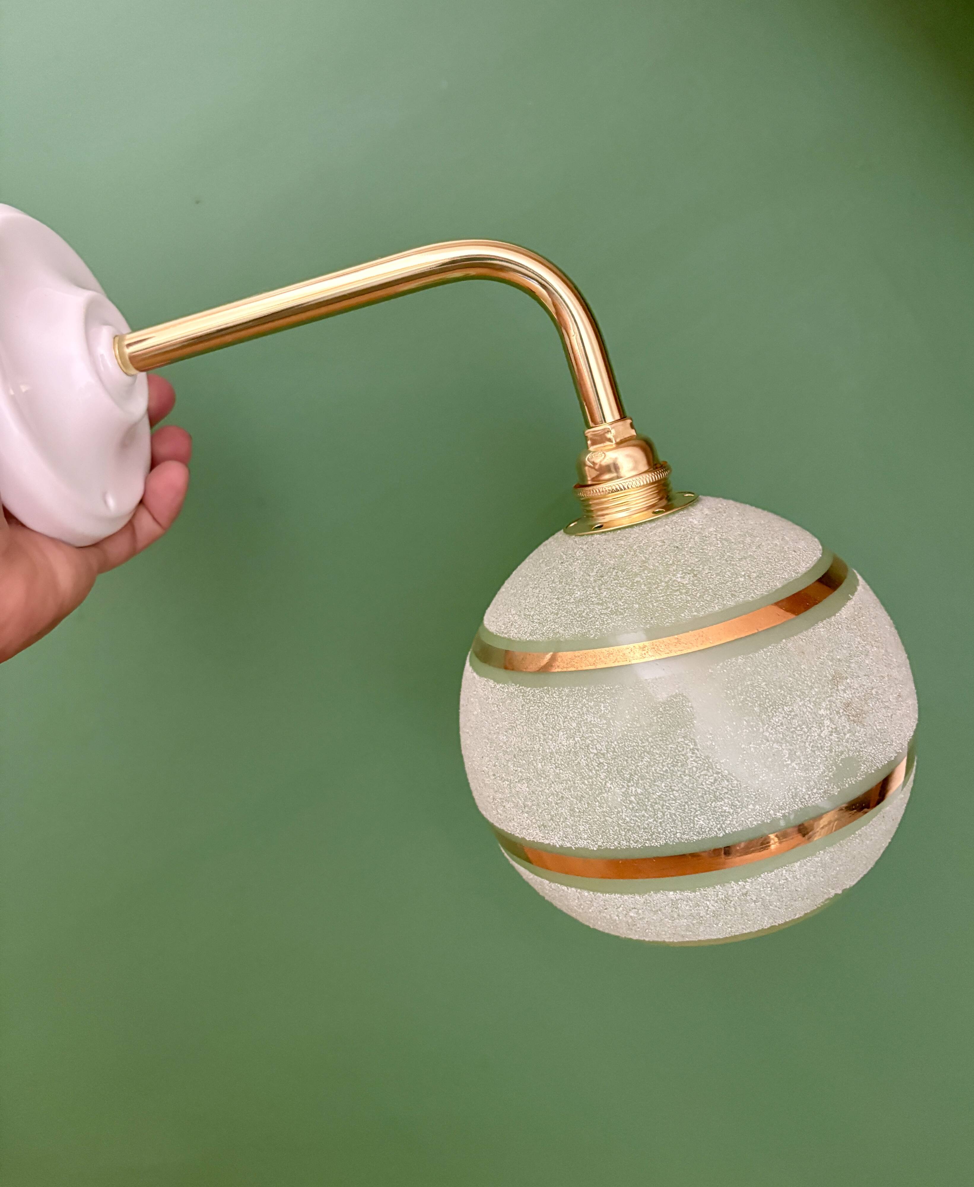 Applique globe vintage en verre granité vert et or