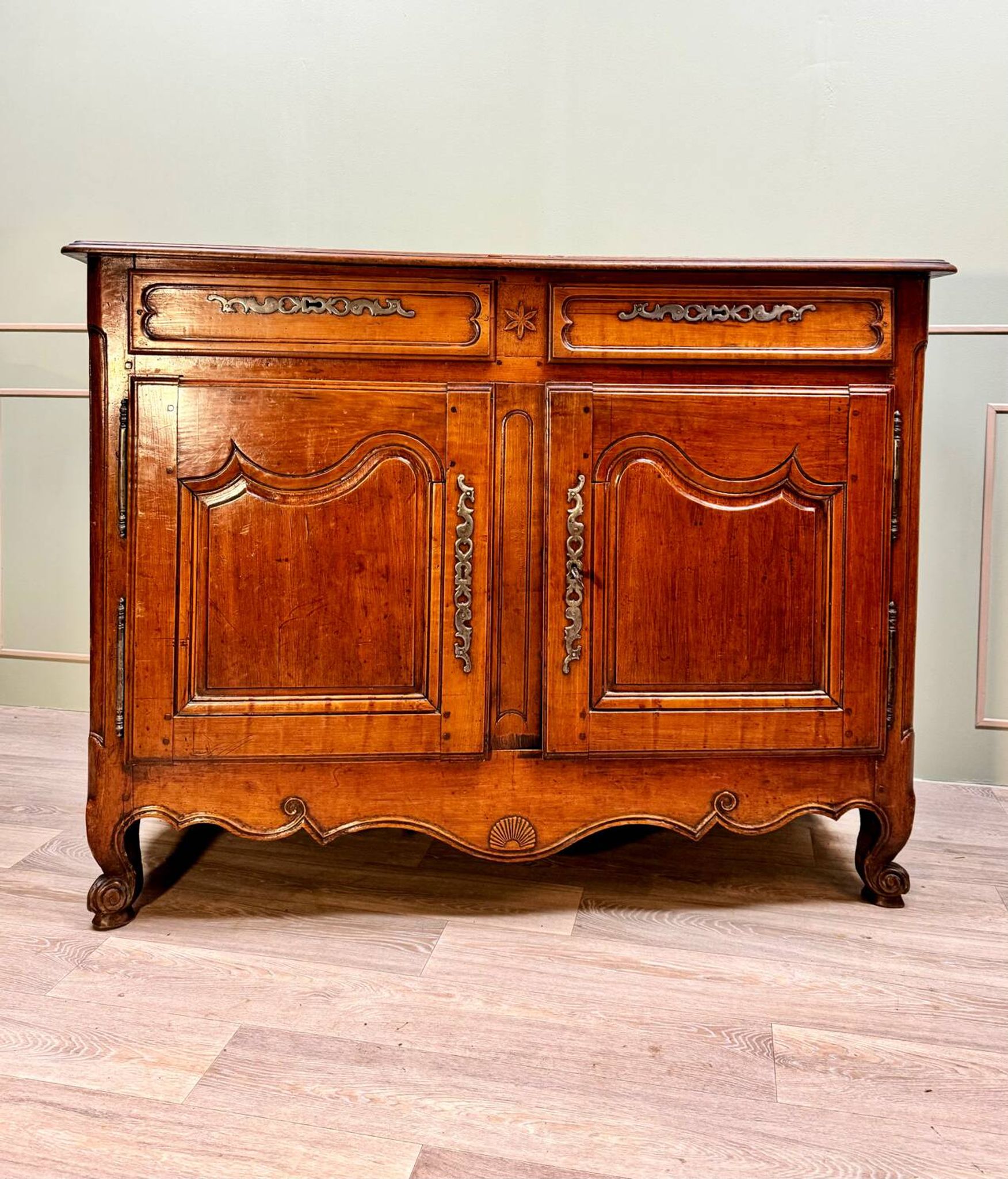 Provençal Buffet In Walnut From Louis XV 18th Century