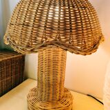 Woven rattan table lamp
