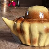 Brioche teapot