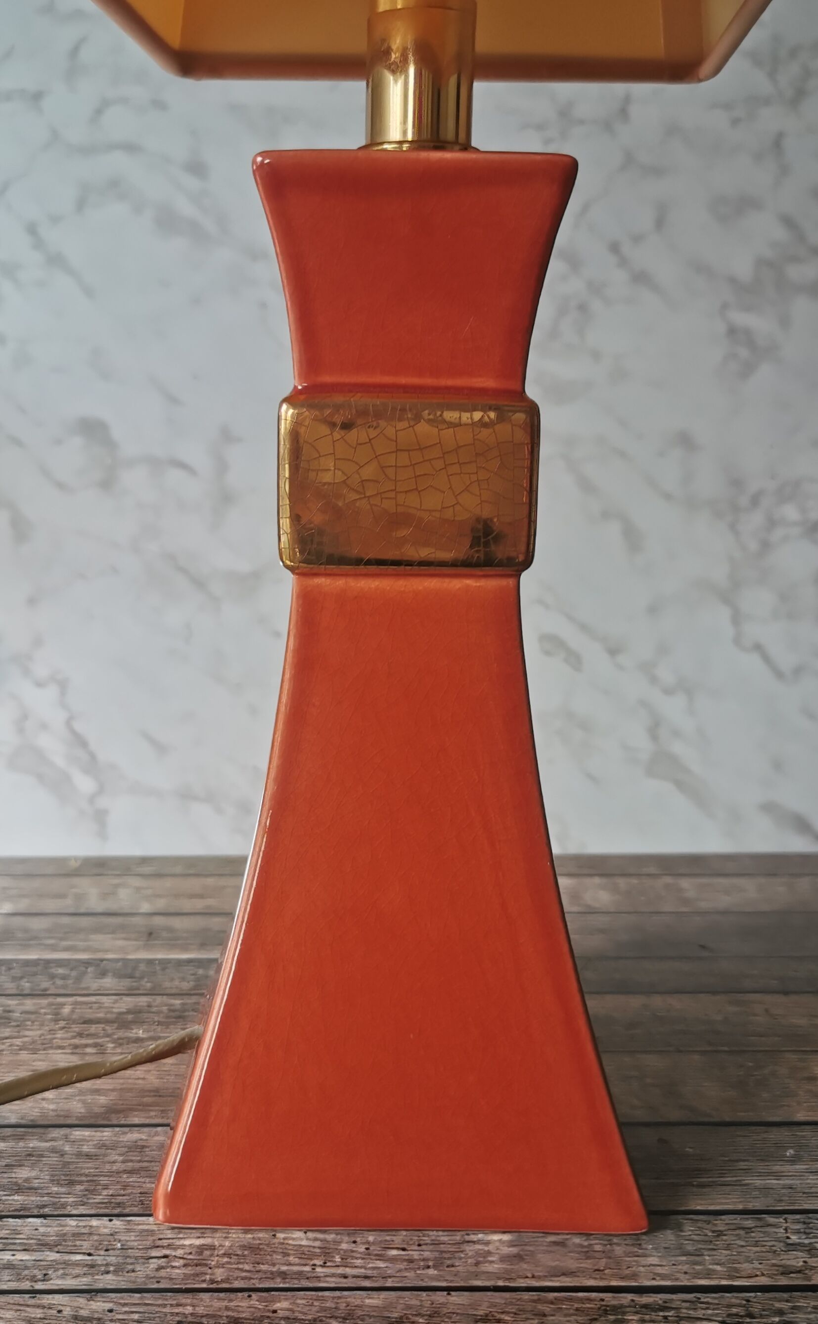 Coral lamp and gold house Le Dauphin