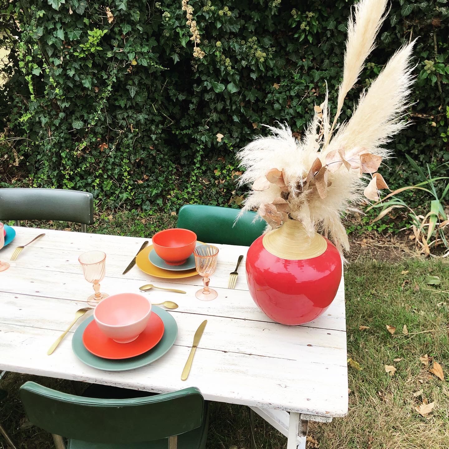 Folding guinguette table