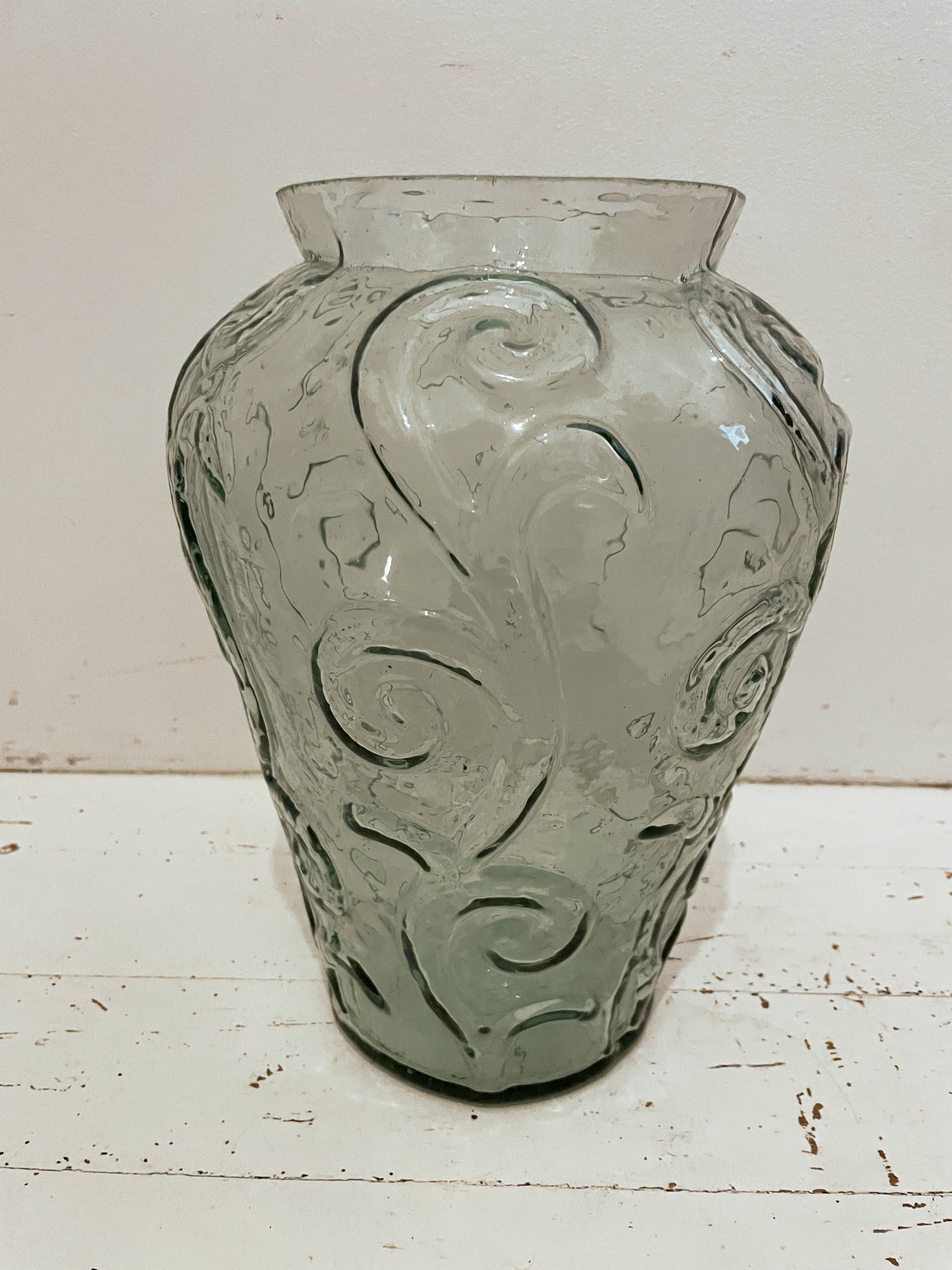 Sculpted glass vase