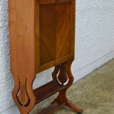 Secretary lyre base