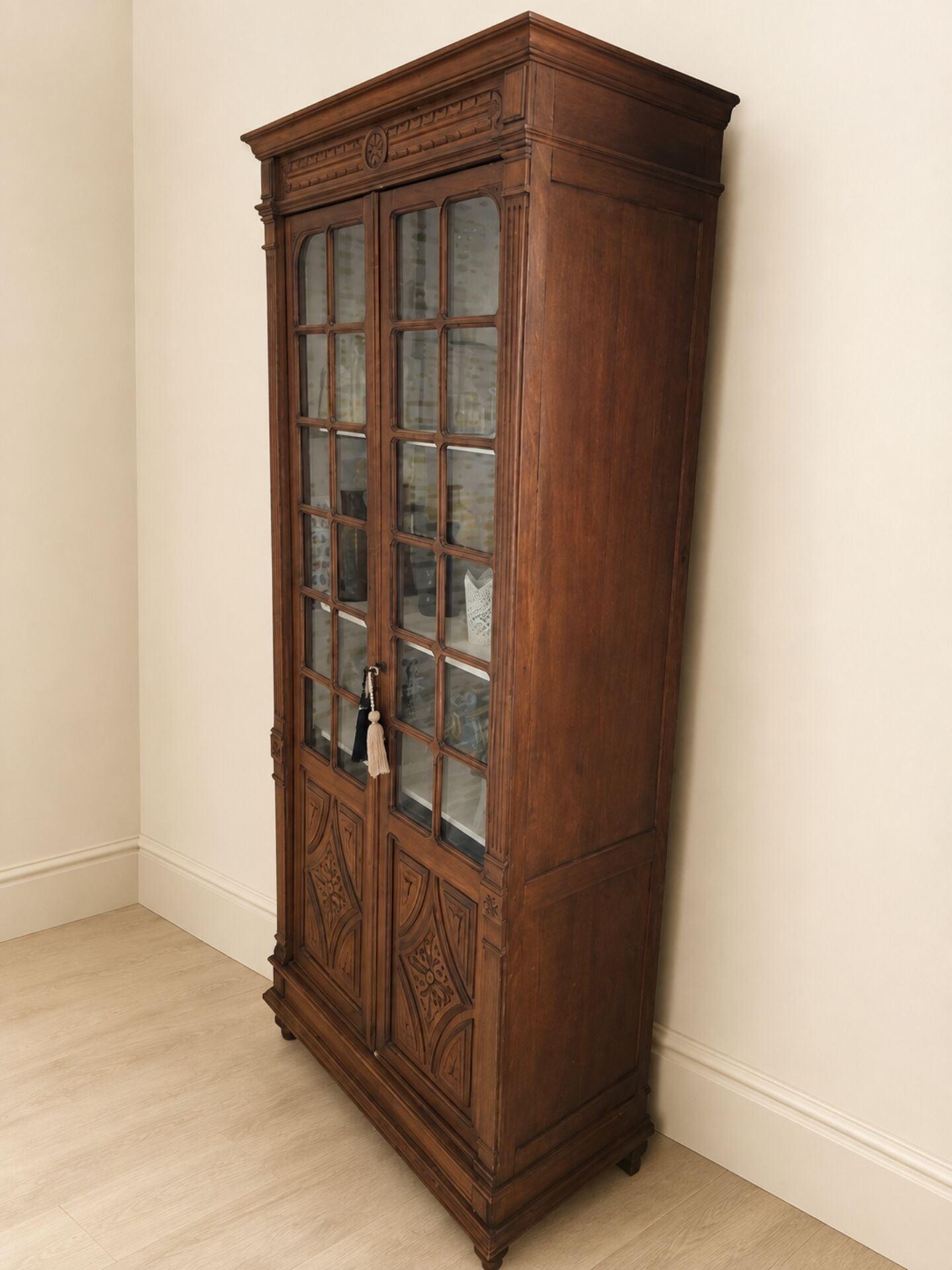 Petite armoire ancienne