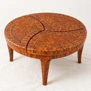 Table gigogne sculpturale en marqueterie de bois – Triptyque modulable