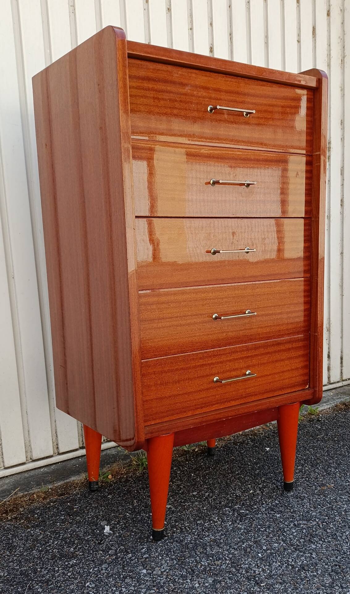 Chest of drawers