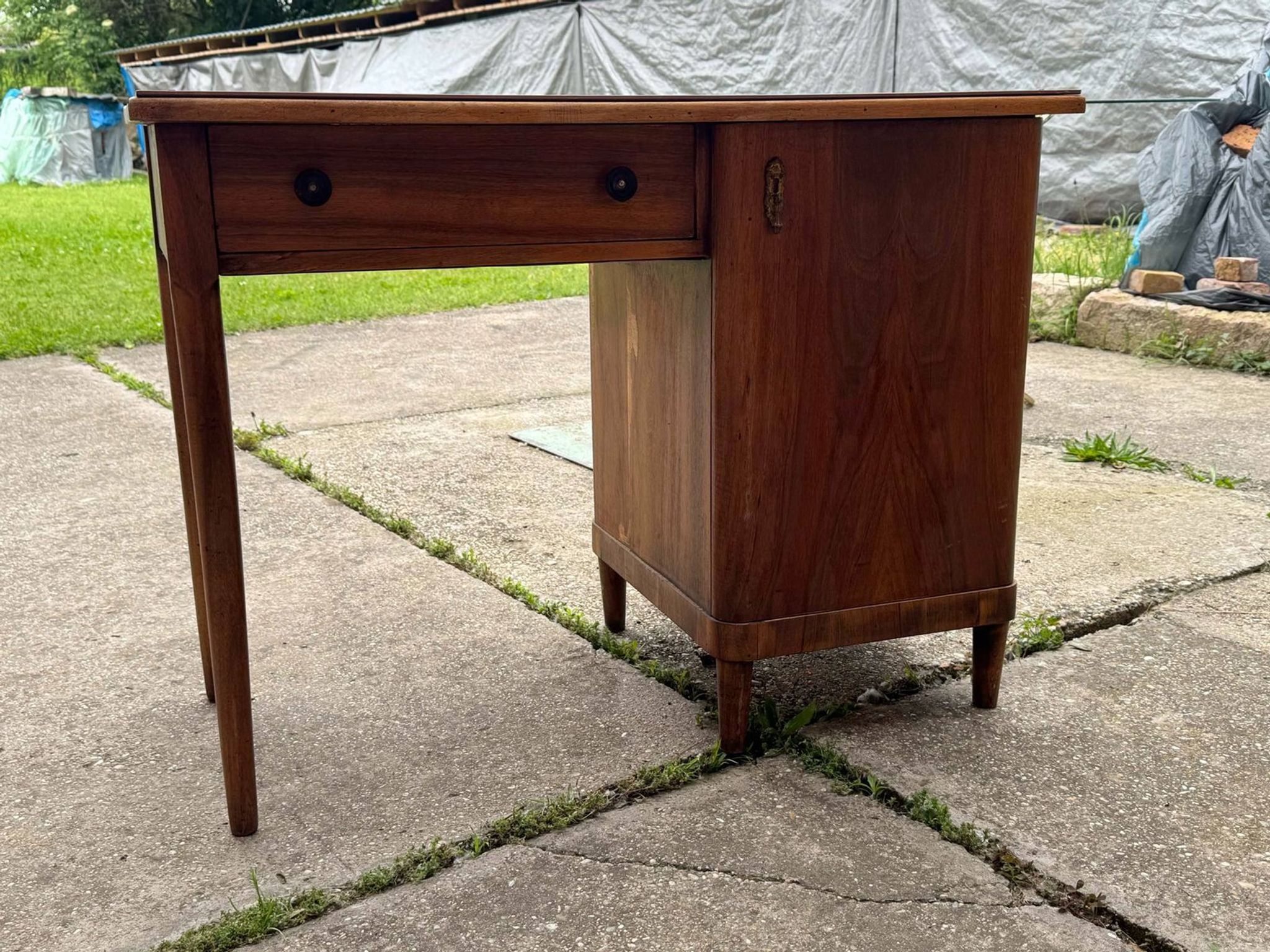 Bureau Art Déco en noyer, années 1930
