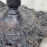 Round antique English pub table/side table/small dining table with decorative cast iron leg and oak
