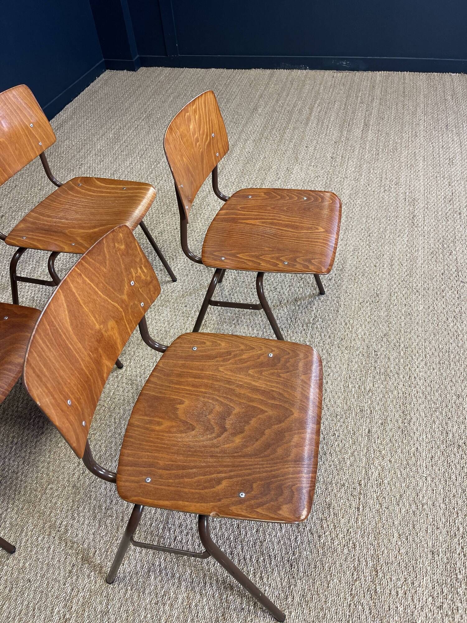 Ensemble de 4 chaises école bois années 70 Pays bas