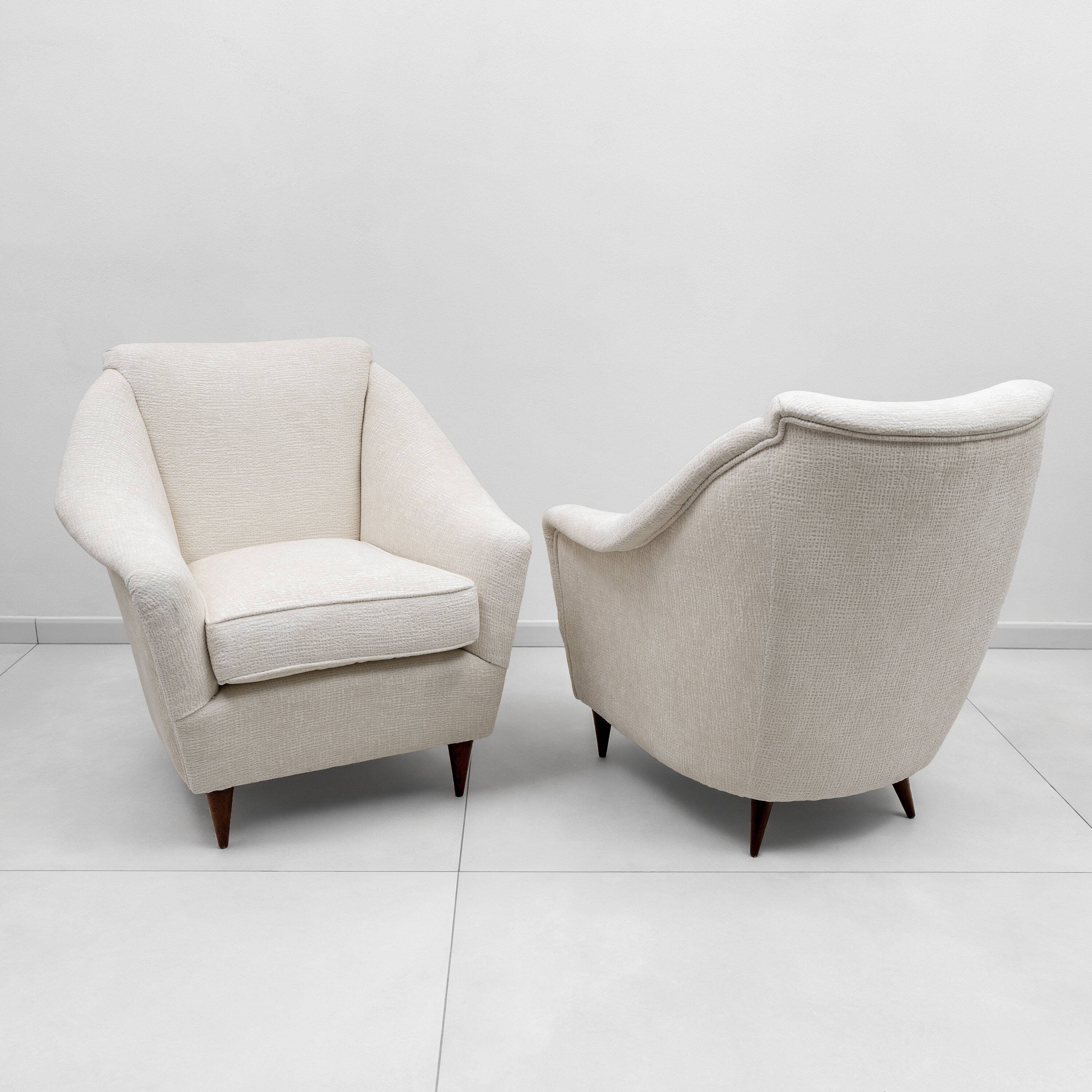 Pair of Ico Parisi MidCentury Modern Italian Armchairs for Ariberto Colombo