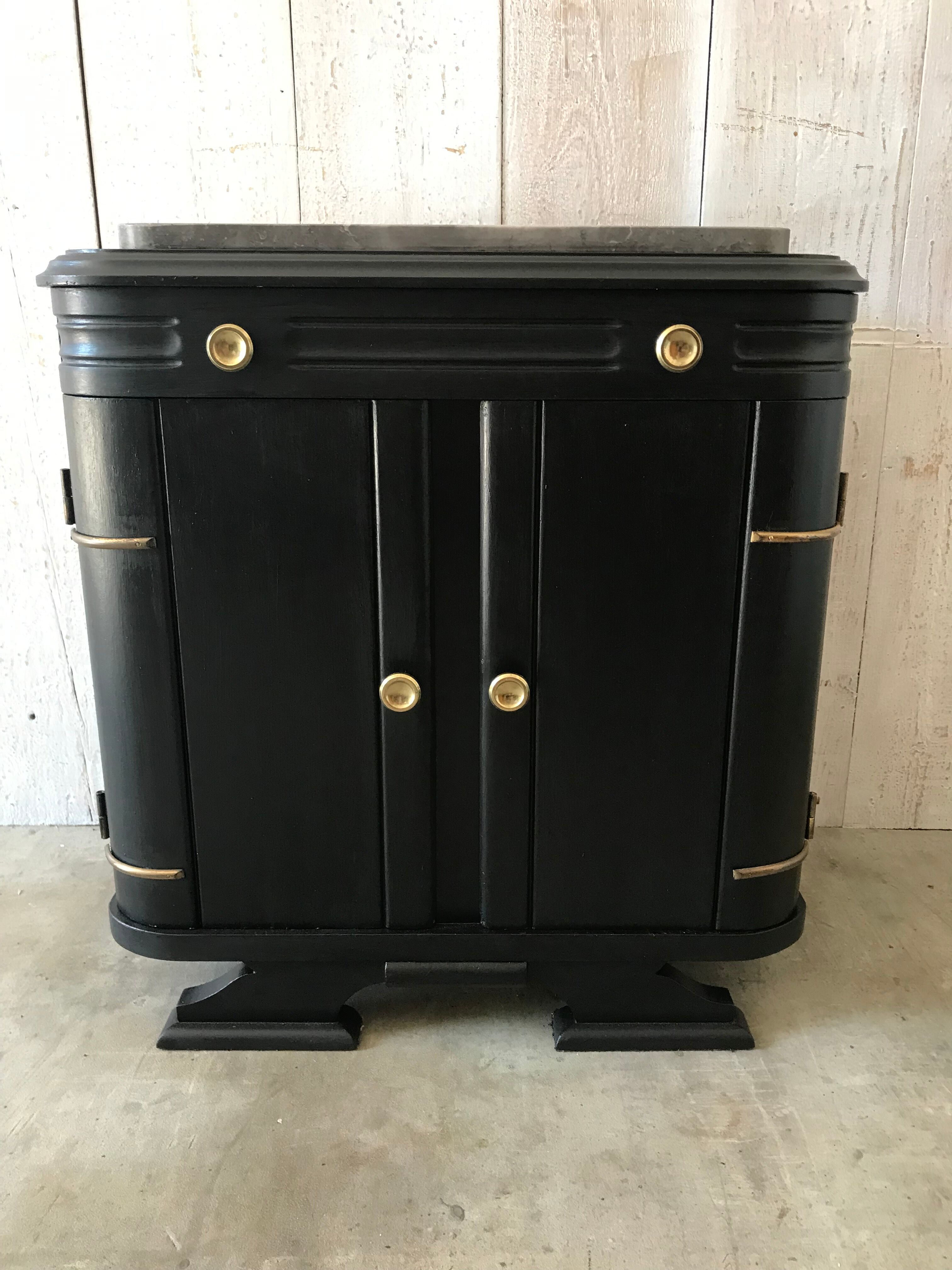 Art deco pedestal table