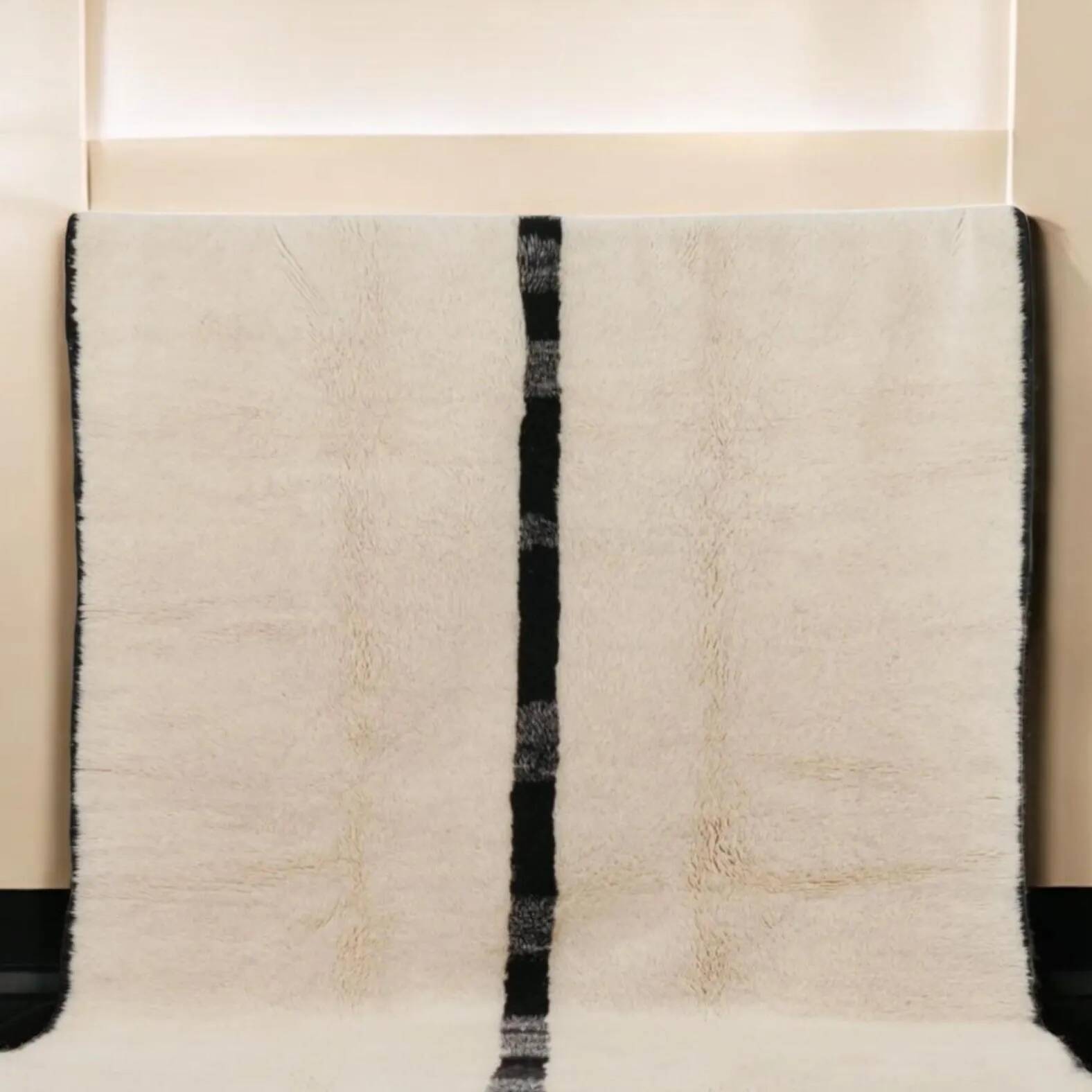 Moroccan rug in natural wool 2.5 x 1.5 m