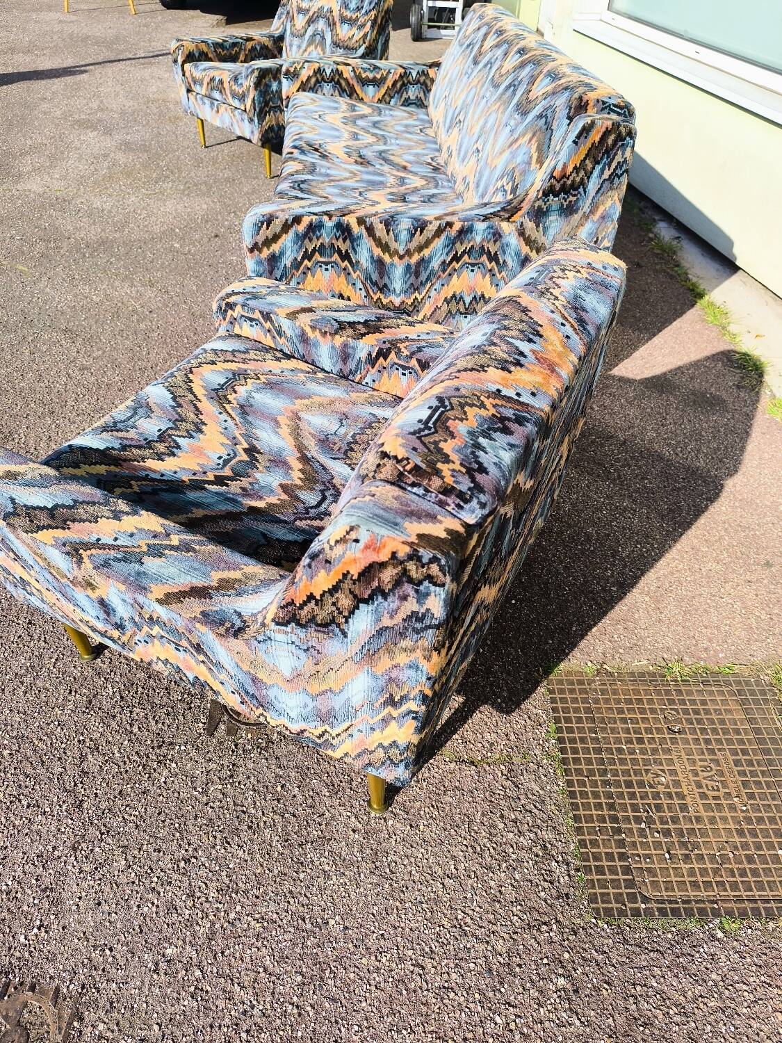 3-seater sofa + 2 vintage armchairs in multicoloured fabric retro design