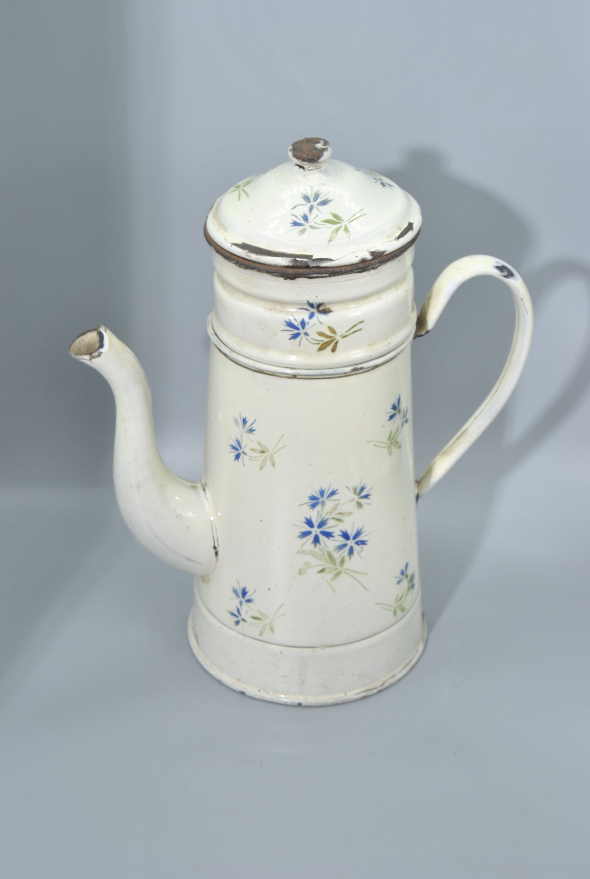 Enamelled tole coffee maker with blue flowers